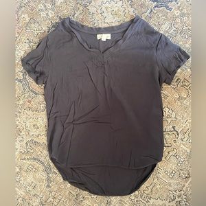 Cloth & Stone V-neck Short Sleeved Women’s Tee | Washed Black | Medium